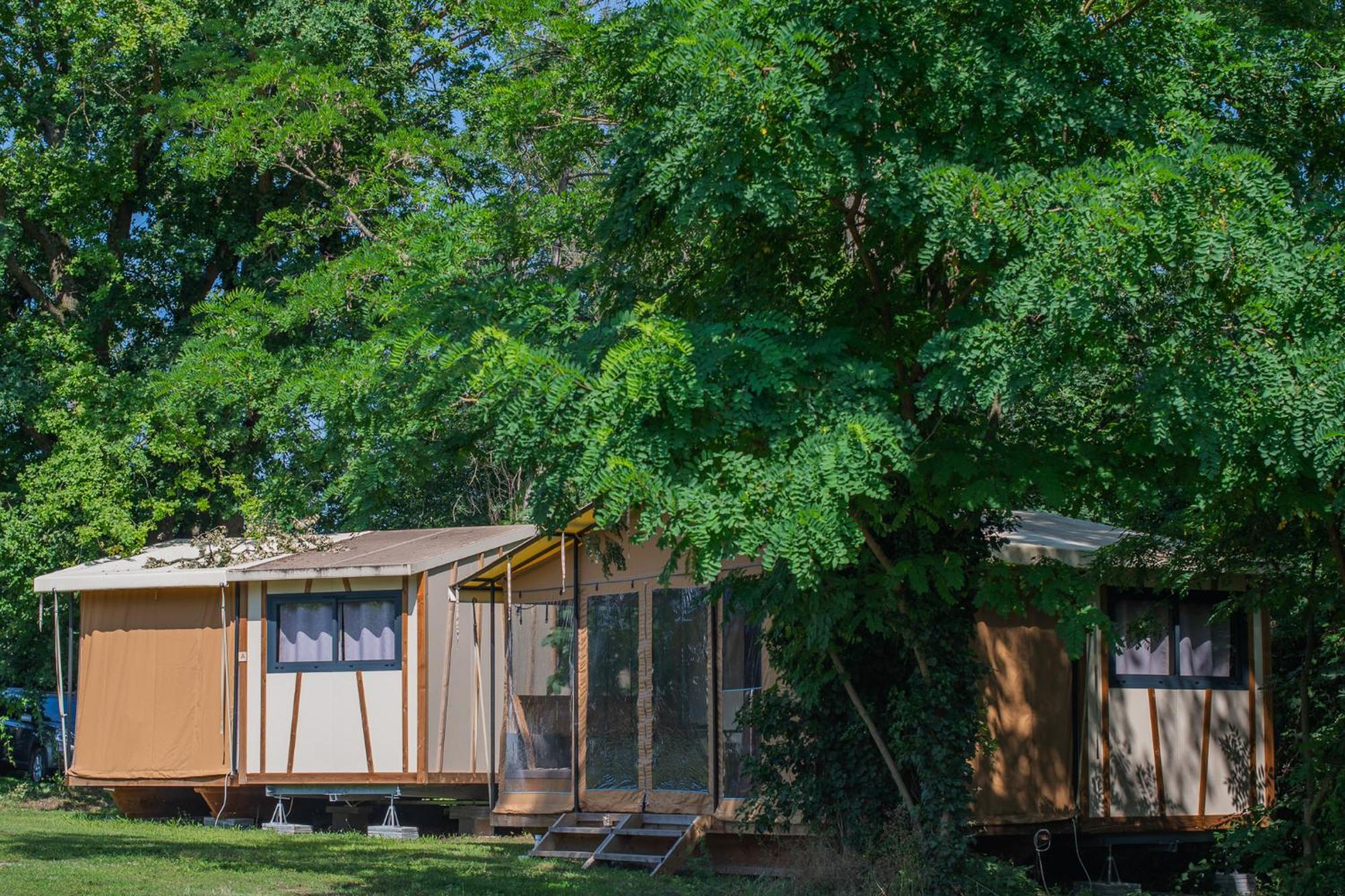 Camping Onlycamp Vauban Неф-Брізак Екстер'єр фото